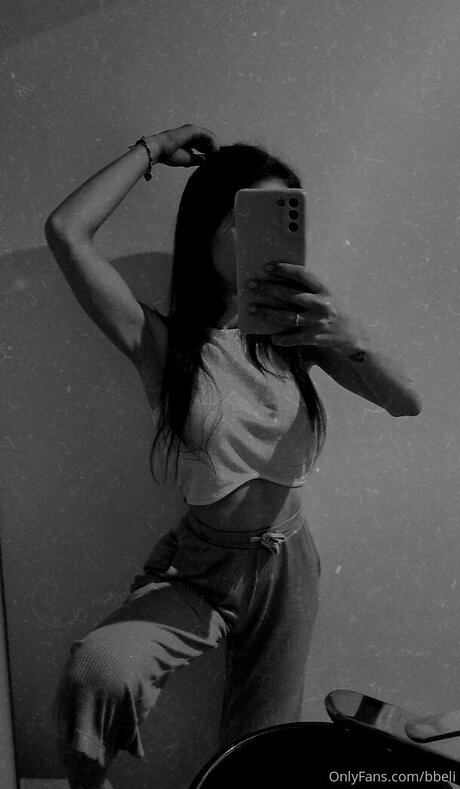 hairy legs onlyfans top photo