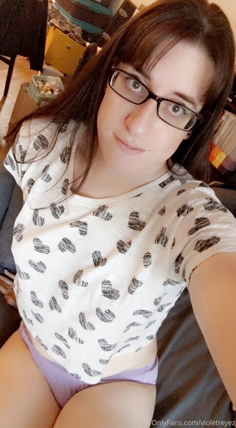 Violetreyez nice actress photos