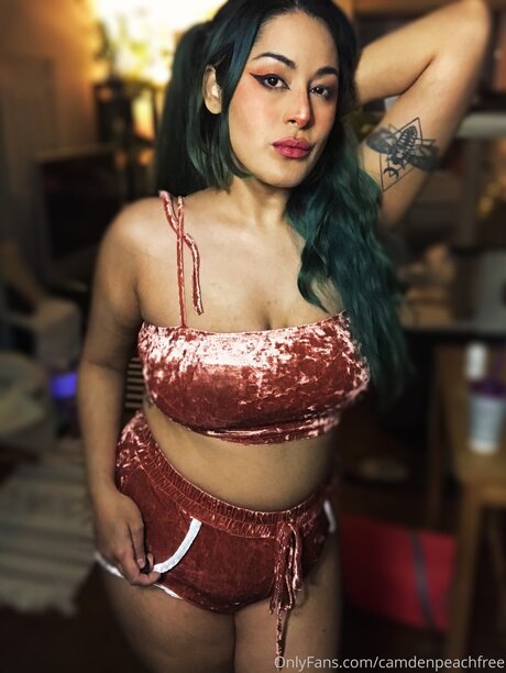 Camdenpeachfree erotic pornstar galleries