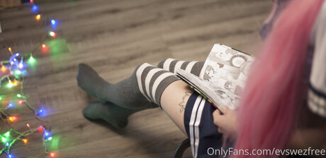 Evswezfree model erotic pic