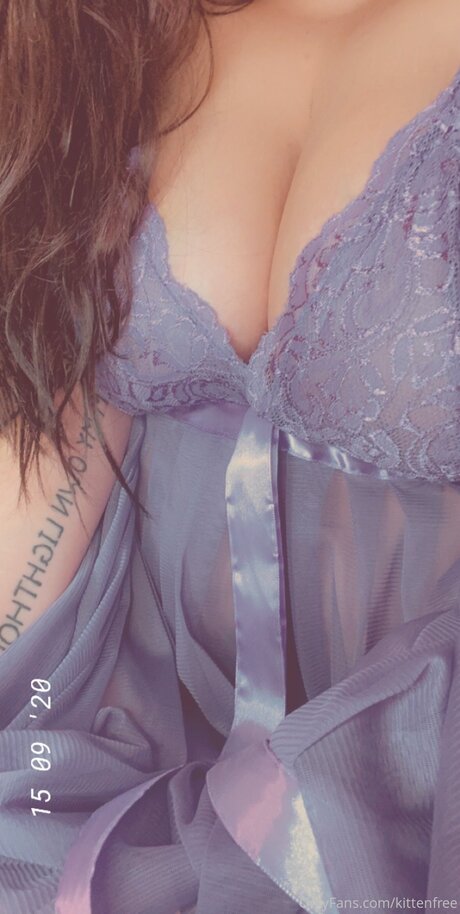 Luvrlys model hot photos