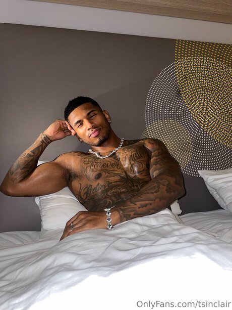 Tsinclair pretty actress photo