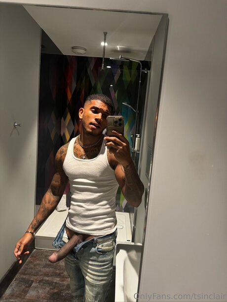 Tsinclair model naked pic