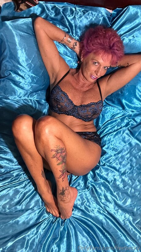 pregnant threesome onlyfans beautiful naked archive