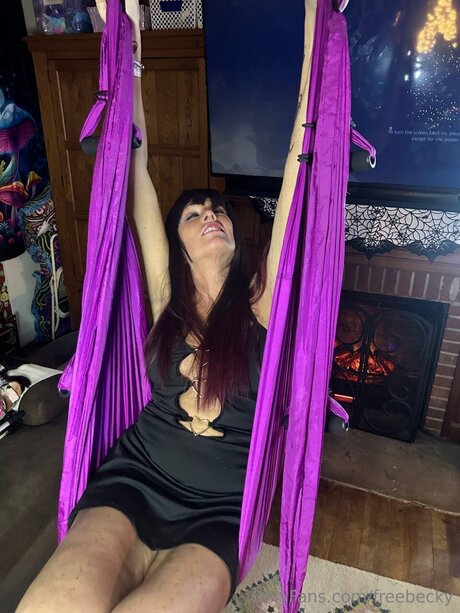 Freebecky nude model images