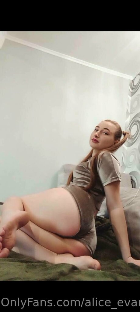 Alice Evanss pornographic model photos