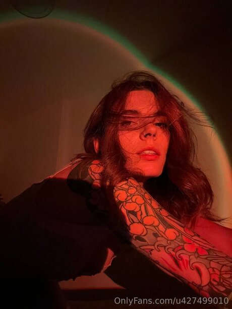 Miss Mills Vip pretty star image