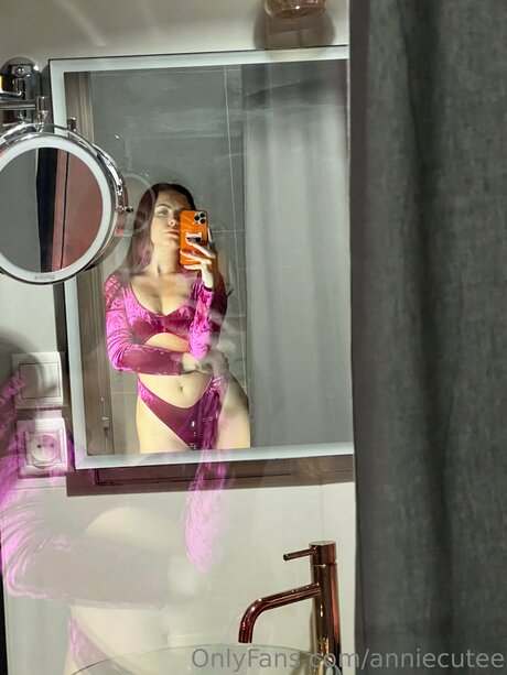 Anniecutee pretty model pictures