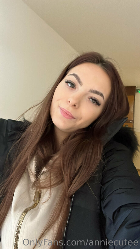 Anniecutee model hot img