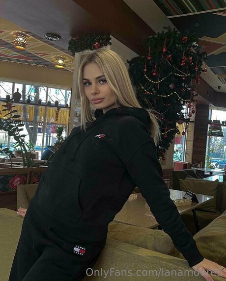 Lanamoore1 high quality star images