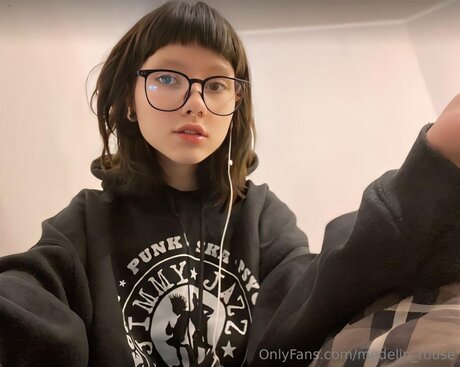 Medelin Rouse model porn images