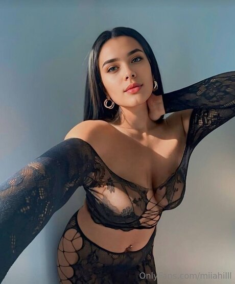 Miiahilll naked star img