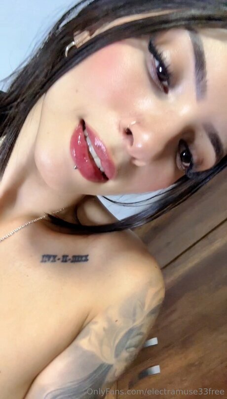 Electramuse33free pornstar sex pic