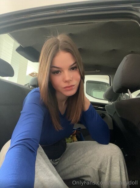 Caandydoll star porn picture