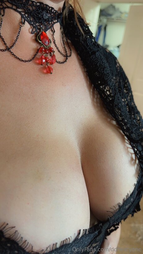 Ddfiestyone model erotic pictures