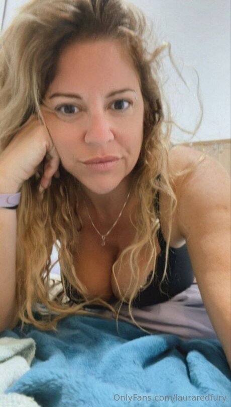 Lauraredfury top pornstar photo