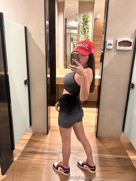 Laurasvault nude pornstar image