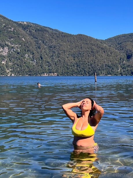 Brunettemily star erotic images