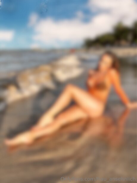 Frau Ansehnlich model naked img