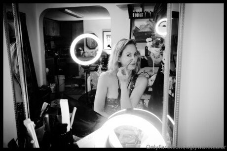 famous onlyfans xxx photos