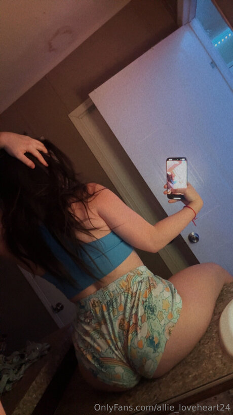 Allie Loveheart24 hd actress photo