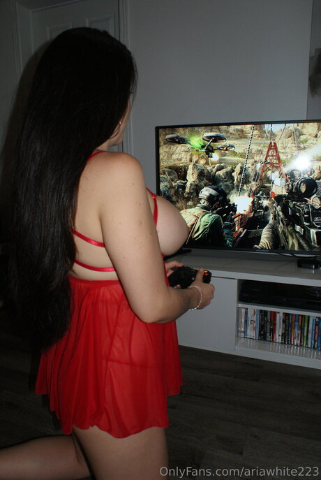 Ariawhite223 pornstar nudes img
