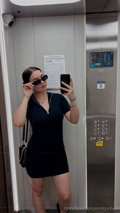 Emilyvibes hot actress gallery