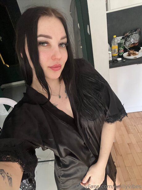 Emilyvibes pornstar high quality images