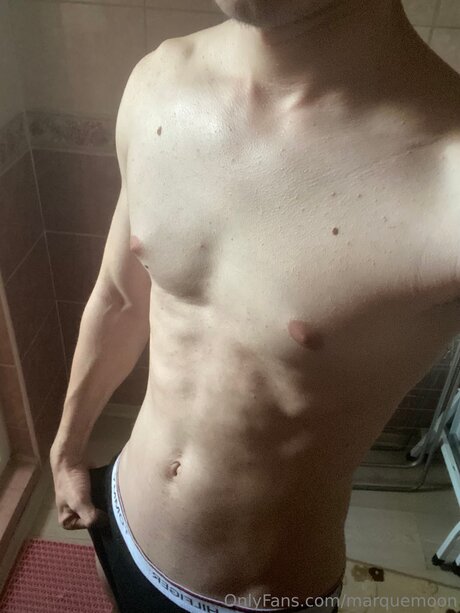 Marquemoon pornographic model image