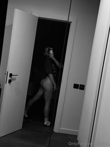 Gulias nudes model pics