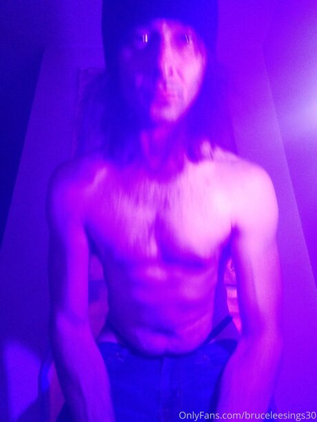 Bruceleesings30 free model gallery