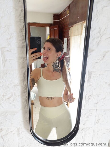 Agusvenus star exclusive pics