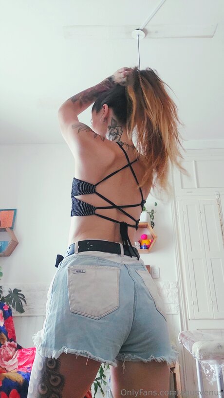 Agusvenus sex actress pictures