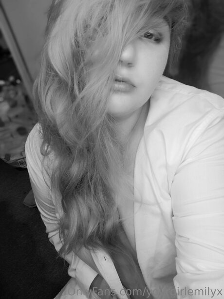 Yourgirlemilyx exclusive actress images