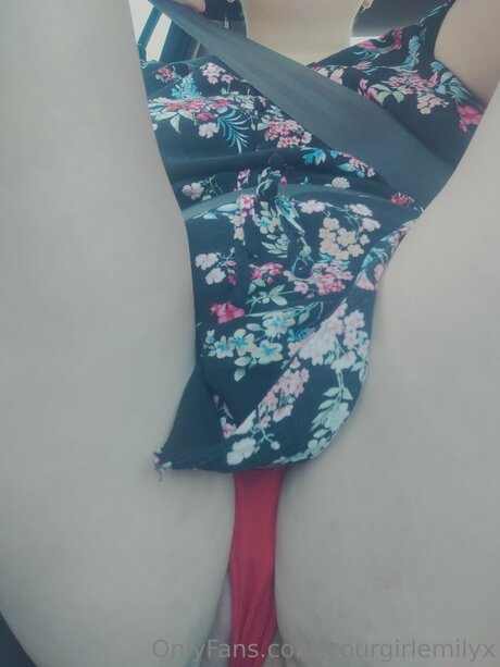 Yourgirlemilyx hot pornstar images