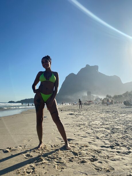 Rebecalou naked star image