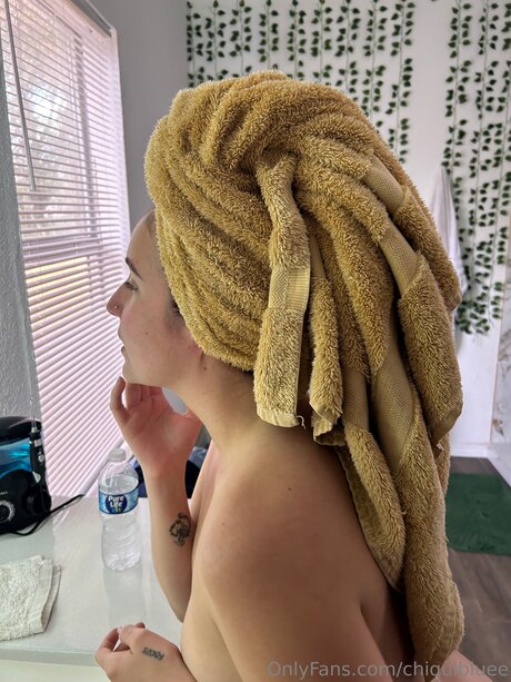 Chiquibluee naked star picture