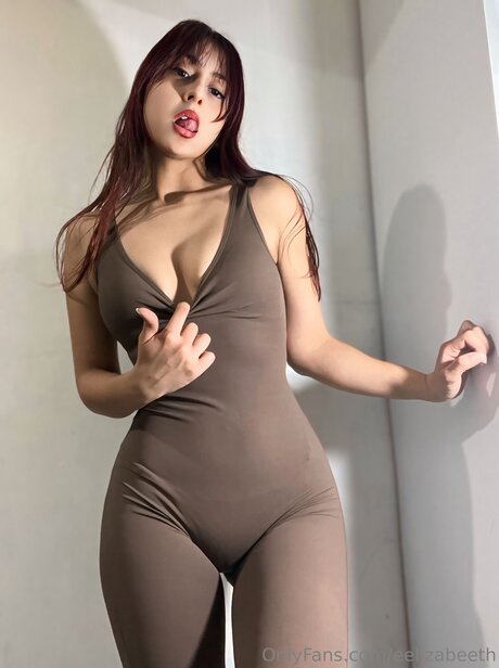 Eelizabeeth model sexy photos