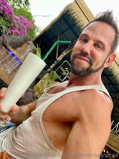 Simonsaysfree top star pic