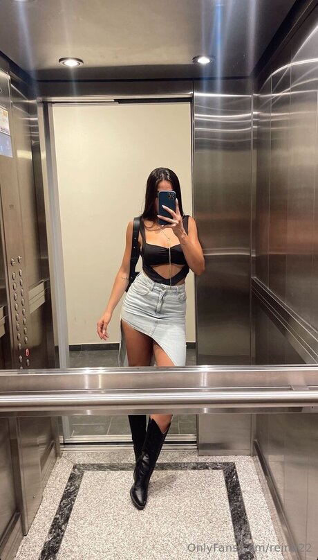 Reina22 pornstar pretty img