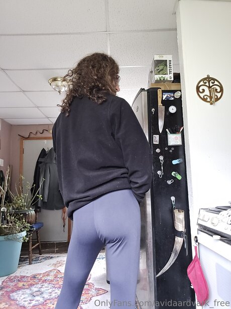 Avidaardvark Free sex model photo