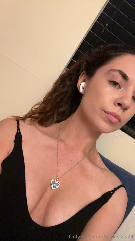 Alexissss24 exclusive pornstar images