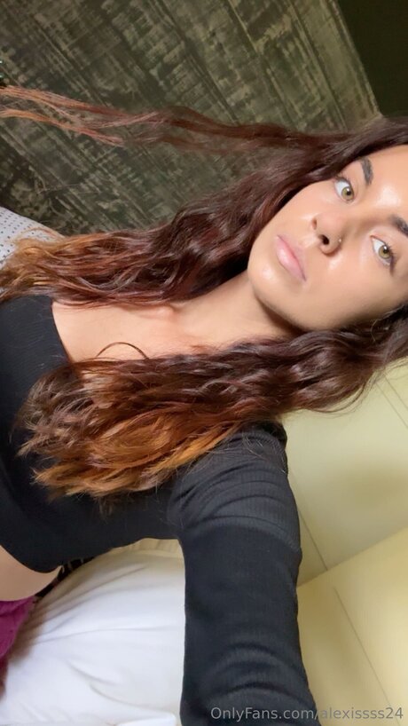 Alexissss24 pornstar sexy galleries