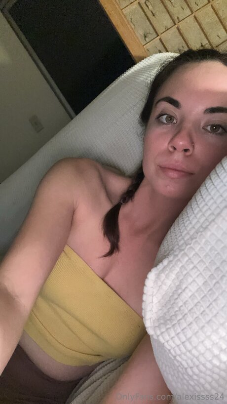 Alexissss24 hot actress images