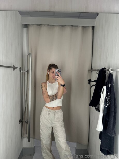 Frozeen Ye model porn img