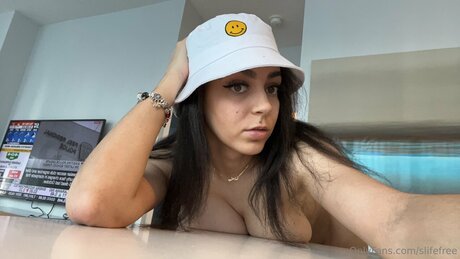 Slifefree xxx model images