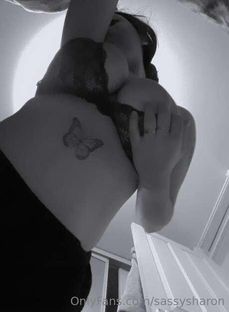 big tits mom onlyfans hot naked picture