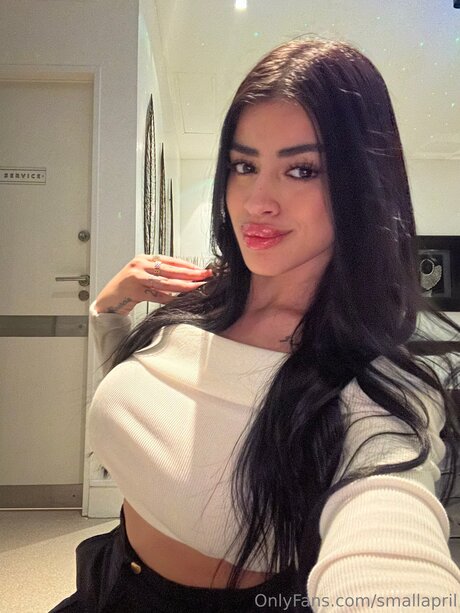 Smallapril model best pics