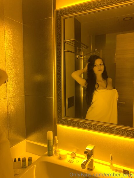 Ember Ems perfect actress photo