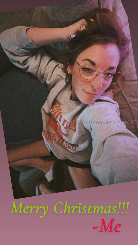 Lezzrene420 pornstar naked photo